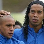 Ronaldinho trách Roberto Carlos khiến Brazil bị loại ở World Cup 2006