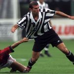 Zinedine Zidane - Từ kẻ không đủ sức đá hạng Nhì đến huyền thoại bất tử