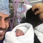 Fabregas khoe con trai mới chào đời