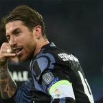 Ramos tái hiện màn chia vui 'nghe điện thoại', nhắc nhở Messi