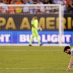 Aguero: 'Tôi chưa từng thấy Messi buồn như thế này'