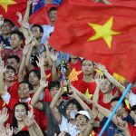 CĐV Việt Nam từ hân hoan đến thẫn thờ khi đội nhà mất Cup