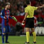 Barca kháng án chiếc thẻ vàng của Messi