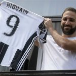 Higuain tiếp nối truyền thống áo số 9 ở Juventus