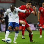 Gareth Bale chỉ trích tuyển Anh kiêu ngạo