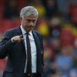 Cựu HLV Man Utd khuyên Mourinho bỏ thái độ hung hăng