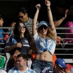 Những bóng hồng trên khán đài Copa America 2016