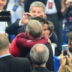 Ferguson ôm mừng Ronaldo và Nani