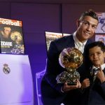 Ronaldo: 'Có người ghen tị với con trai tôi'