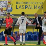 Báo chí Tây Ban Nha thi nhau lên án Ronaldo, bênh HLV Zidane