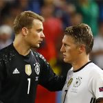 Neuer khó hiểu vì cách Mourinho ghẻ lạnh Schweinsteiger