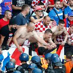 Vì sao CĐV Croatia phá trận đấu của đội nhà