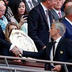 Mourinho tri ân Van Gaal khi Man Utd đoạt Siêu Cup Anh