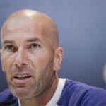 Zidane nổi giận trong phòng thay đồ của Real