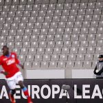 Trận Europa League sạch bóng khán giả do lo khủng bố