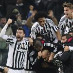 Juventus đánh bại Napoli, bước lên đỉnh Serie A