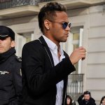 Neymar ra tòa