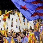 Barca dọa kiện UEFA sau án phạt CĐV mang cờ Catalan