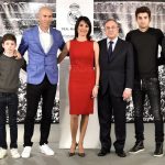 Zidane nhậm chức HLV Real bên cạnh vợ con