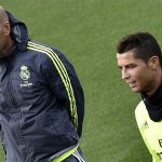 Zidane: 'Còn tôi, Ronaldo sẽ không đi đâu hết'