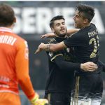Juventus thắng 12 trận liên tiếp, lên đỉnh Serie A
