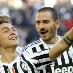Juventus thắng đậm, Milan thất bại trận mở màn năm 2016