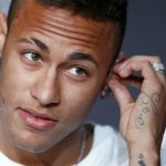 Neymar bất ngờ đánh tiếng với PSG