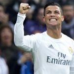 Ronaldo phá hỏng giấc mơ MSN trong Đội hình tiêu biểu UEFA
