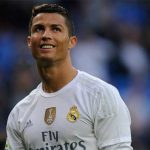 Wenger: 'Ronaldo sẽ lụi bại nếu chỉ nghĩ cho bản thân'