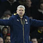 Wenger khuyên CĐV ngừng chê bai Arsenal