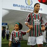 Bị khán giả la ó, Ronaldinho chia tay Fluminense