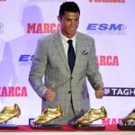 Ronaldo khoe kỷ lục giành bốn Giày Vàng